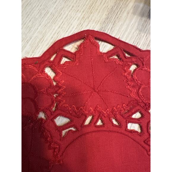 Vintage Red Christmas Table Runner Embroidered Cutwork Grapes and Leaves 13x72 - Picture 5 of 5